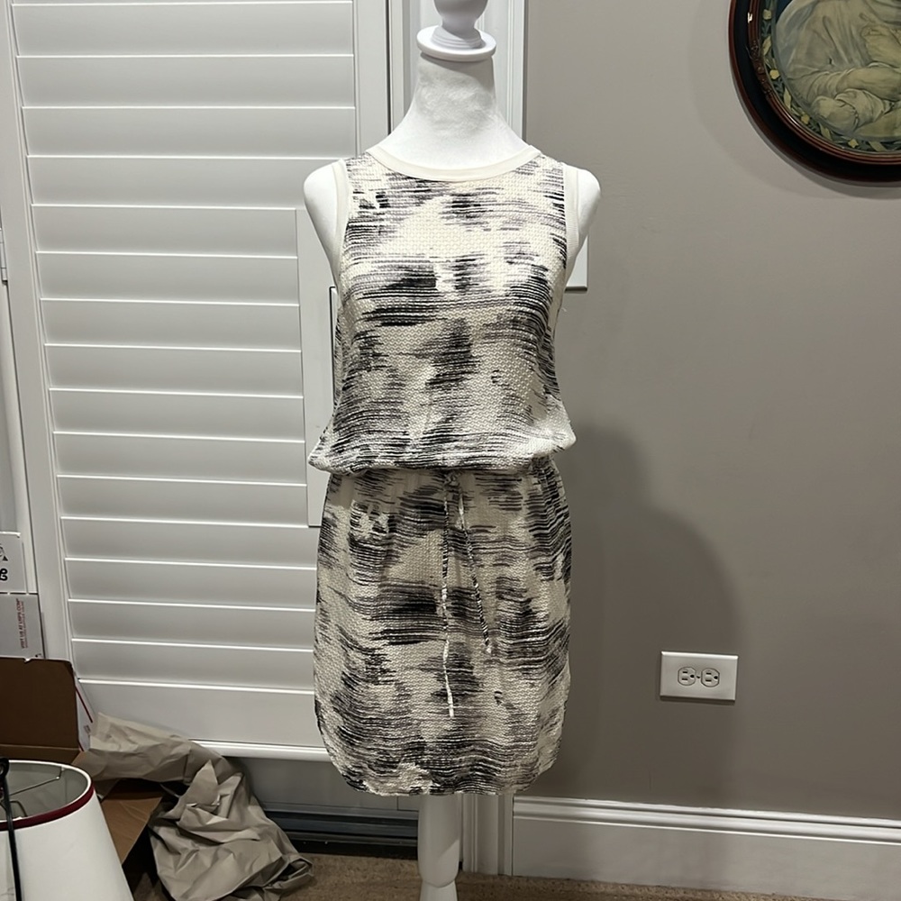 Vince xs 100% silk draw string dress
